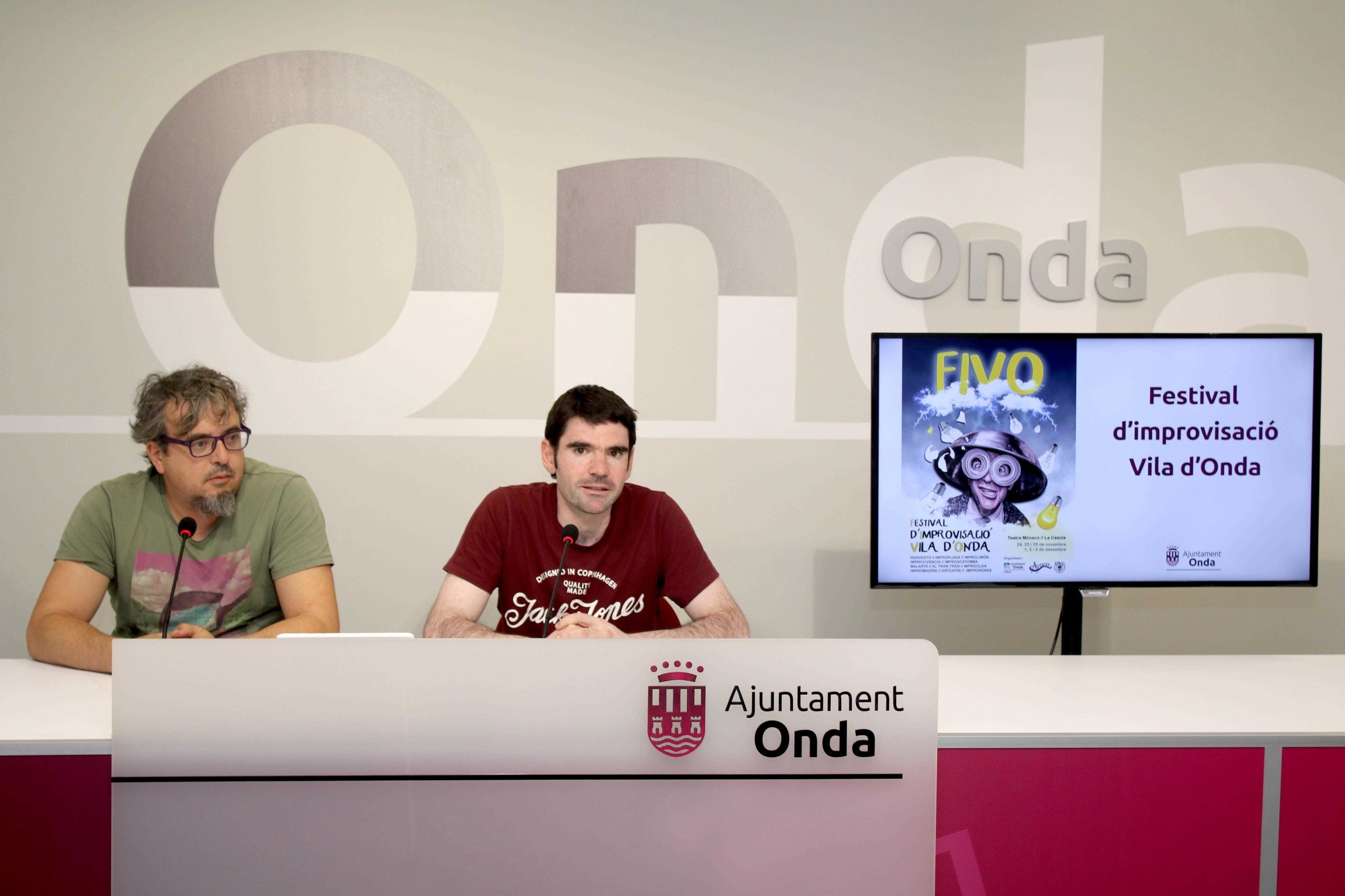 Onze companyies referents en aquest gènere portaran a escena tretze propostes per a públic adult i familiar marcades pel segell ‘impro’