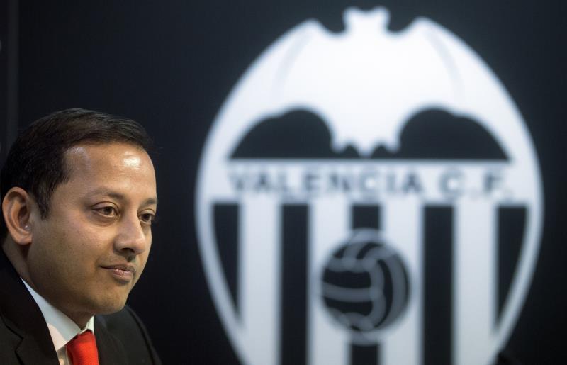 El president del València, Anil Murthy, durant un acte del club valencianista.