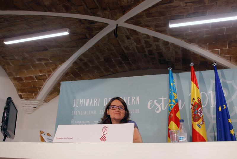 La vicepresidenta de la Generalitat, Mónica Oltra, durant la roda de premsa d'aquest divendres posterior al ple del Consell.