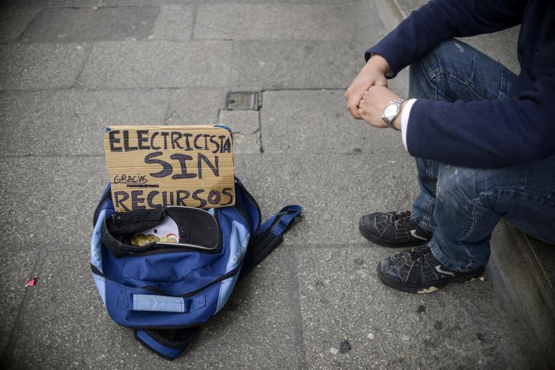 Malgrat l'anunci de l'augment del salari mínim a 1.000 euros per a 2020 i de les pujades salarials acordades per sindicats i patronal, l'estudi preveu que la població precària augmentarà. 