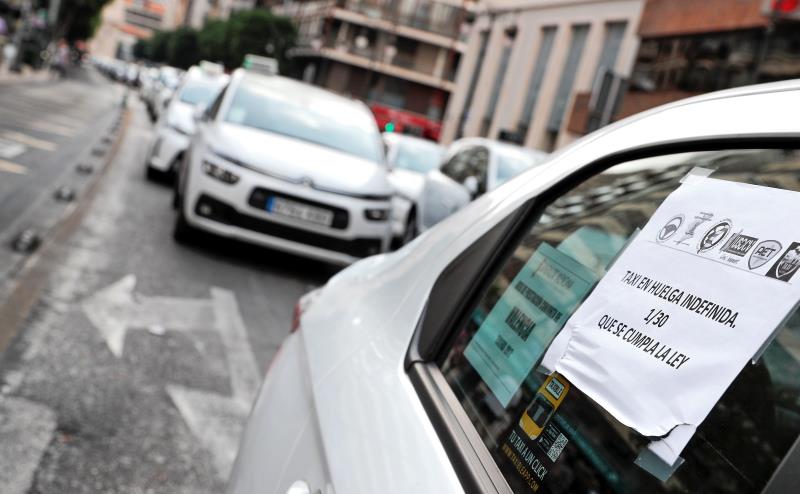 Els taxistes de València continuen aquest dijous amb la vaga.