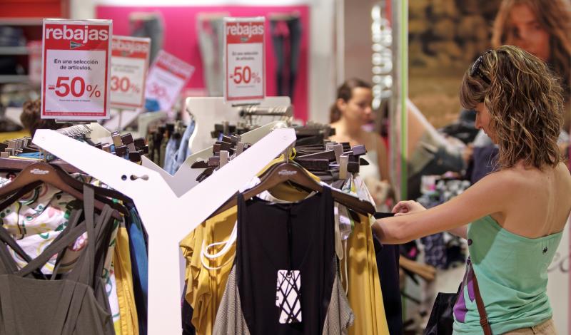 El sector de Vestit i Calçat va registrar el major descens amb una baixada dels preus d'un 13,7 per cent.