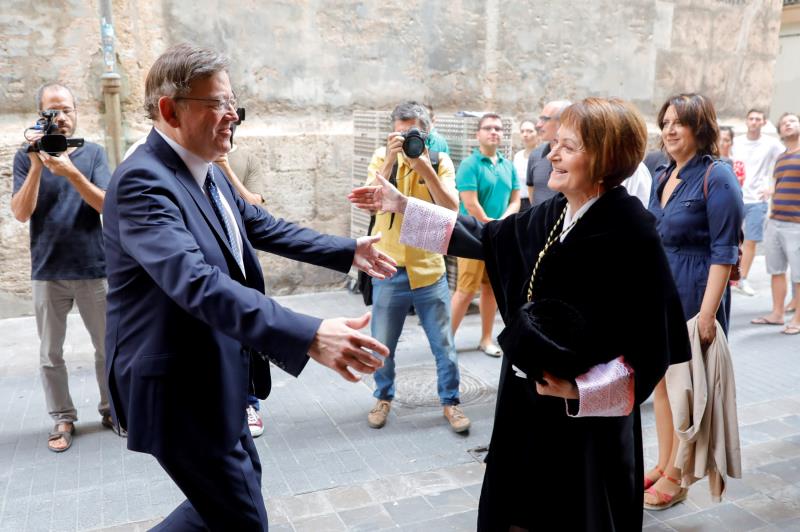 En la imatge, la rectora de la UV, Mavi Mestre i el president de la Generalitat, Ximo Puig, aquest dilluns en la presentació del nou curs universitari.