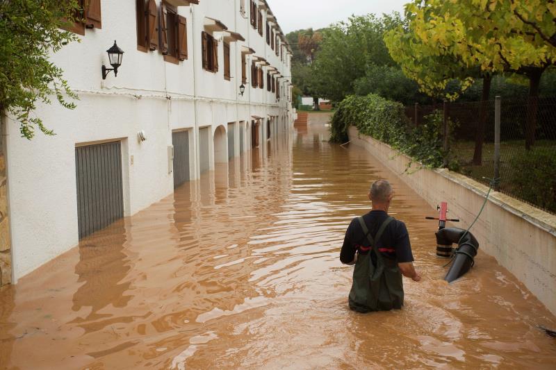 La ministra ha recordat les 13 víctimes mortals per les fortes pluges en octubre, a més del bomber que va perdre la vida mentre treballava a Andalusia.