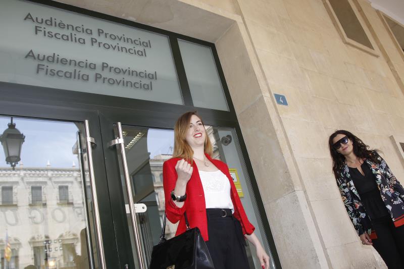 En la imatge d'arxiu, Nerea Belmonte en l'Audiència Provincial d'Alacant per a declarar davant del fiscal anticorrupció.