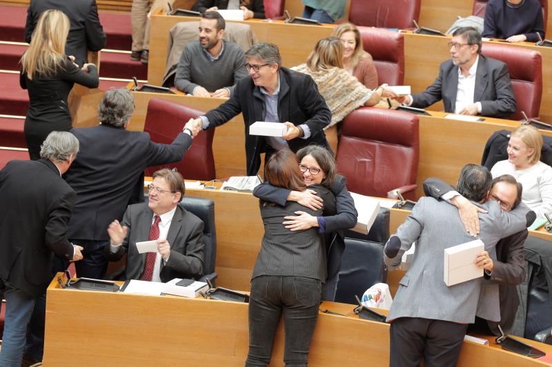Diputats d'una bancada i l'altra han aprofitat el darrer ple per a felicitar-se el Nadal.