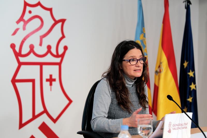 La consellera i vicepresidenta ha ressaltat que aquesta llei és la primera de l'Estat de quarta generació i posa "tota l'arquitectura legal" per a "blindar" la política social.