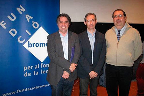 Martí Domínguez, guanyador del Premi 'Llegir' (esquerra).