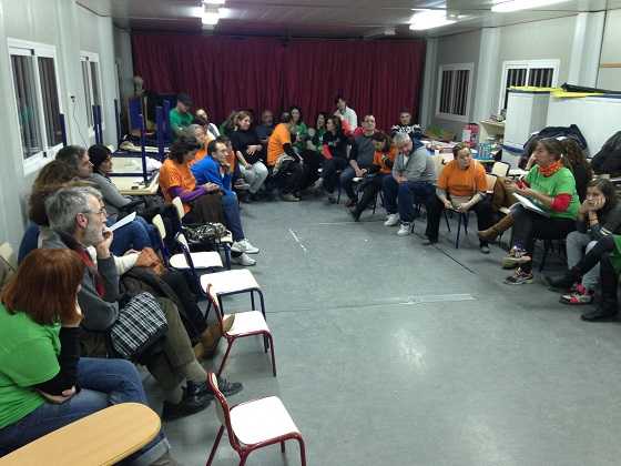 Asamblea celebrada anit al centre escolar Cremona d'Alaquàs.