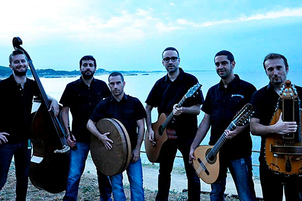 Formació acústica d'Obrint Pas en una imatge d'arxiu.