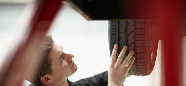 Els tallers de reparació d'automòbils del País Valencià van registrar una caiguda del 20% del volum d'activitat durant 2013.