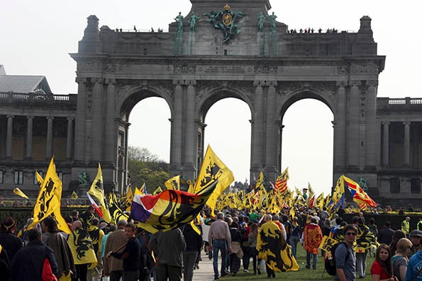 Catalans, flamencs i escocesos es manifesten a Brussel·les amb el lema 'Europa, votarem!'
