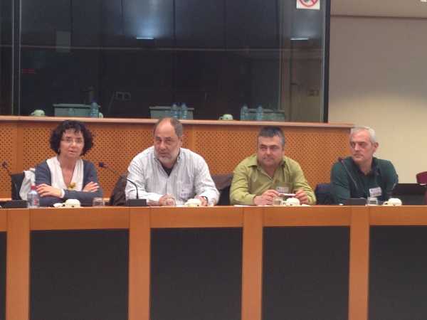 Representants d'Intersindical en l'Assemblea de la Xarxa Mundial Drets Col·lectius dels Pobles celebrada al Parlament Europeu.