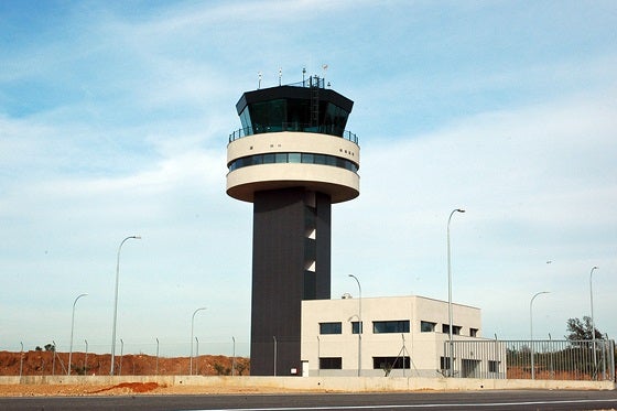 Torre de control de l'aeroport adjudicat a una empresa canadenca.