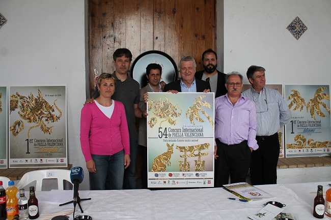 Imatge corresponent a la presentació del concurs i dels cartells promocionals.