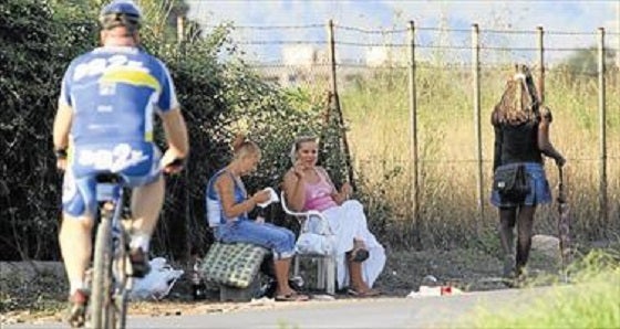 Les joves eren obligades a treballar en el Caminàs dotze hores diàries tots els dies de la setmana.