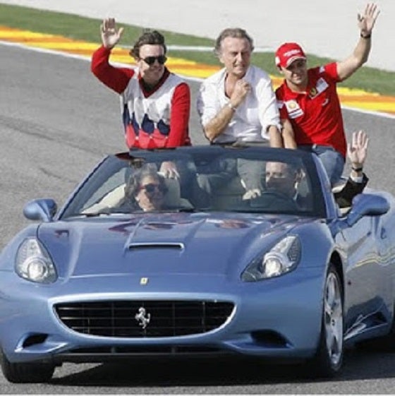 Imatge d'arxiu de Camps conduint un Ferrari acompanyat per Barberà.