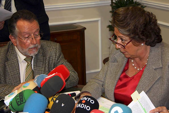 El vicealcalde de l'Ajuntament de València, Alfonso Grau (esquerra) al costat de l'alcaldessa de València, Rita Barberà.