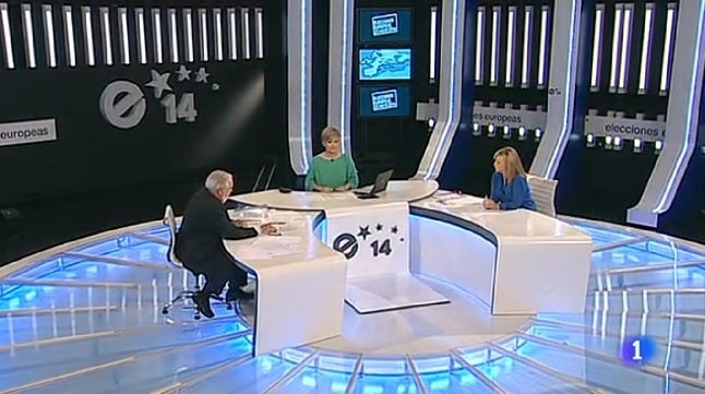 Un moment del debat entre Elena Valenciano i Miguel Arias Cañete, presentat per la periodista María Casado.