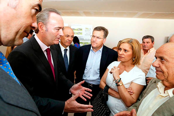 Alberto Fabra, aquest dimecres durant la visita a les obres d'un Hospital de Llíria.