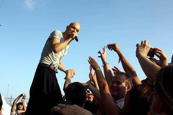 Moment de l’actuació del grup James, un dels caps de cartell d’aquesta primera jornada del 20è FIB.