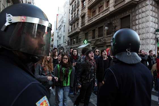 Protesta estudiantil al centre de València durant la "Primavera Valenciana".