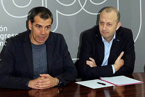L'excoordinador territorial d'UPyD al País Valencià, Alexis Marí (dreta) amb el diputat de la formació al Congrés, Toni Cantó, aquest passat dissabte.