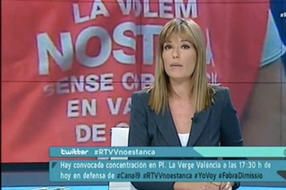 Emissió dels últims dies de Canal Nou dirigida pels treballadors i amb el hastag #RTVVnosetanca.