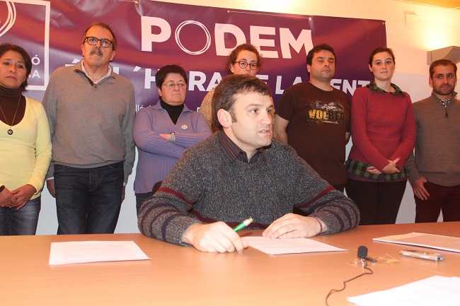 El secretari general de Podem Castelló, César Jiménez durant la roda de premsa.