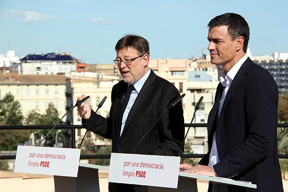 El secretari general del PSOE, Pedro Sánchez, i el secretari general del PSPV-PSOE, Ximo Puig durant una visita a València.