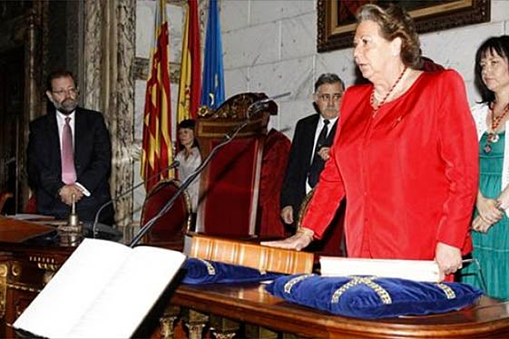L'alcaldessa de València durant la seua presa de possessió l'any 2011.