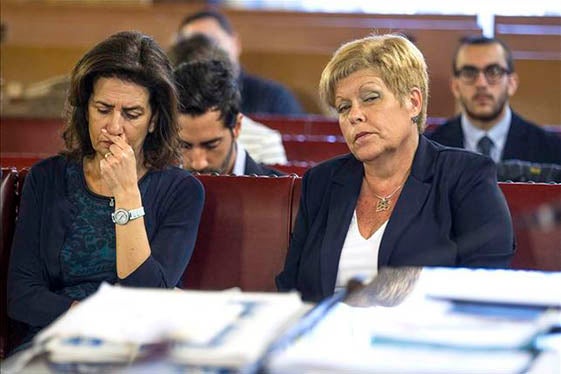 Milagrosa Martínez i Angélica Such.