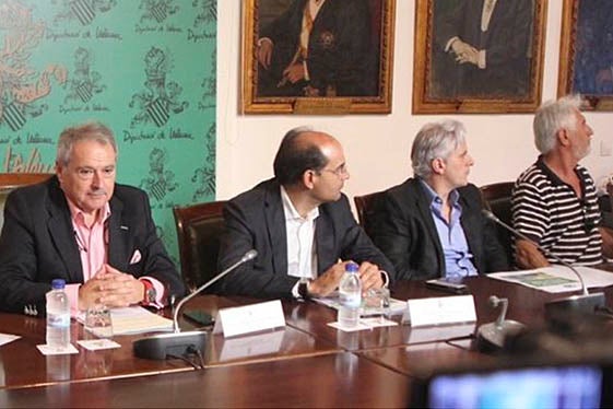 Marcos Benavent (segon per la dreta) en un acte de la Diputació de València al costat d'Alfonso Rus.