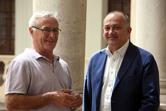 El candidat de Compromís, Joan Ribó (esquerra) i el candidat del PSPV-PSOE, Joan Calabuig, aquest divendres.