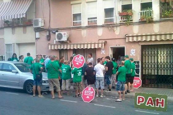 El desallotjament del pis afectava una família de nacionalista marroquina.