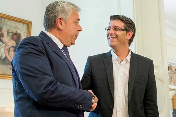 Juan José Medina (president en funcions) i Jorge Rodríguez.