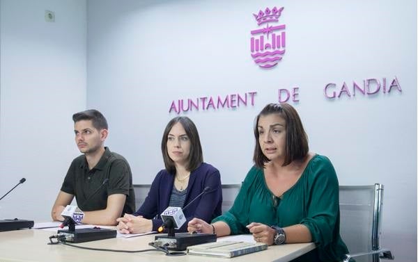 José Manuel Prieto, Diana Morant i Lorena Milvaques, durant una roda de premsa.