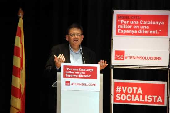 Ximo Puig, intervenint des del faristol de l'acte de Reus el 23 de setembre del 2015.