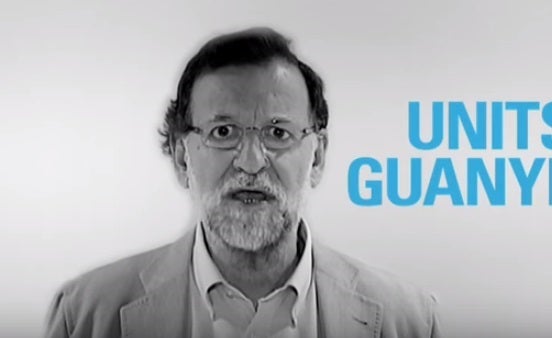 Mariano Rajoy diu dues paraules en català en el vídeo.