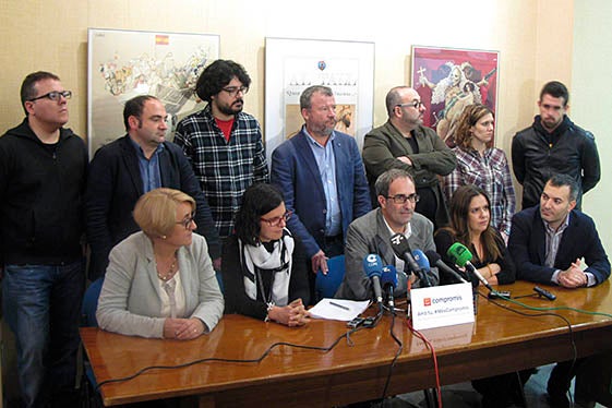Jordi Sebastià (centre) al costat de la resta de militants crítics del Bloc.