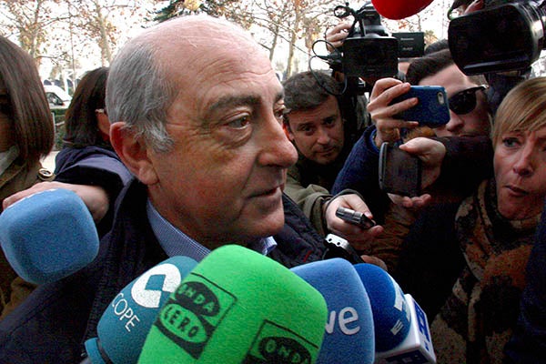 El portaveu del PP en l'Ajuntament de València, Alfonso Novo, arribant a declarar.