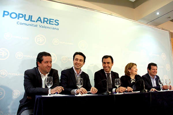 Junta del PPCV. D'esquerra a dreta el president del PP a Castelló Javier Moliner, PP de València, Vicente Betoret, el vicesecretari d'organització del PP, Fernando Martínez Maillo, la presidenta Isabel Bonig i el president del PP Alacant, José Císcar.