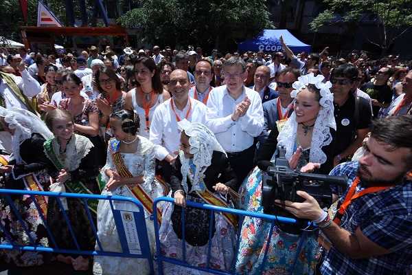 El president de la Generalitat, durant el concurs oficials de mascletaes.