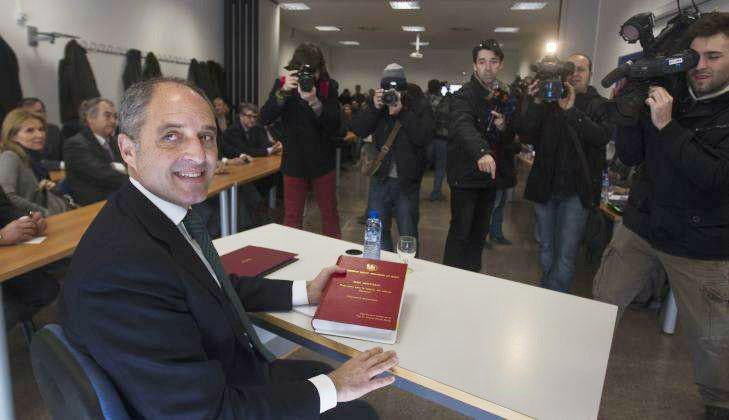 Francisco Camps, el dia de la lectura de la 'seua' tesi.