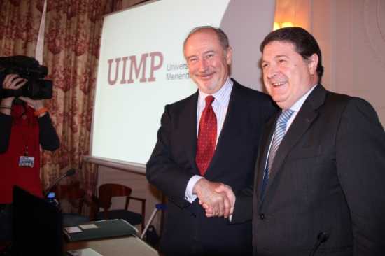 El president de Caja Madrid, Rodrigo Rato, i el de Bancaja, José Luis Olivas.