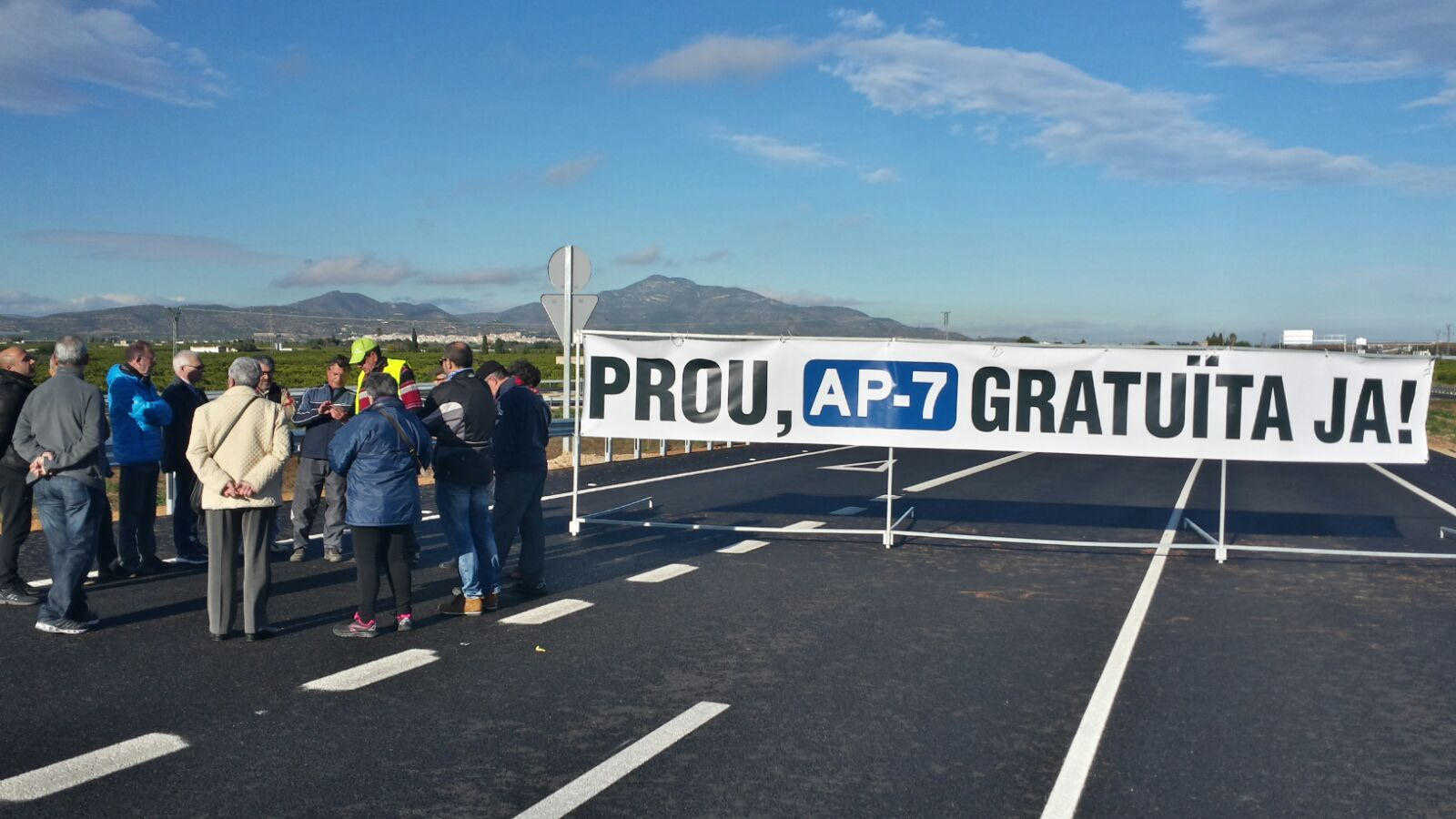 Imatge d'arxiu d'una protesta a Vinaròs per tal de reclamar la gratuïtat de l'AP-7.