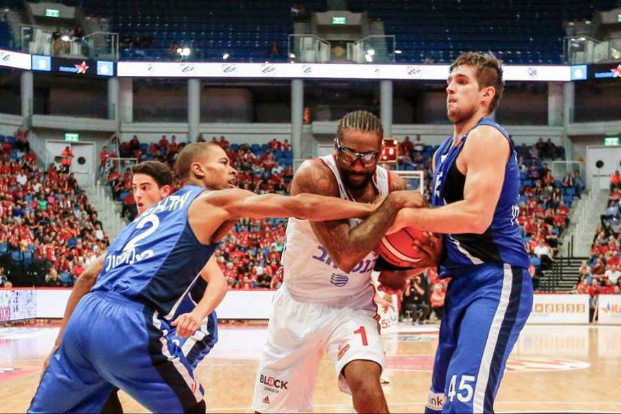 Stoudemire jugant amb el Hapoel.
