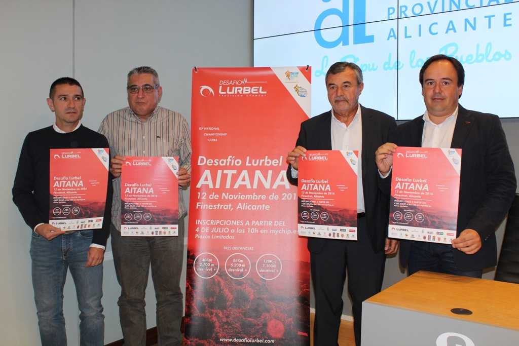 Les autoritats en la presentació d'aquest matí.