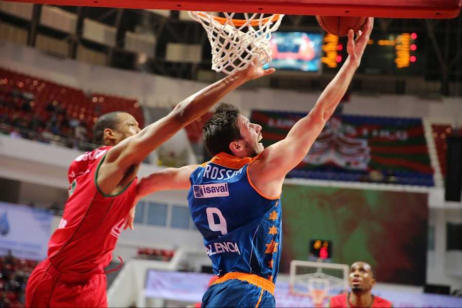 Sam Van Rossom en una acció front al Lokomotiv Kuban.