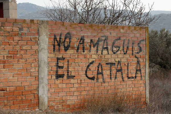 Pintada en defensa del català a la Franja de Ponent.